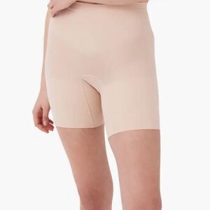 NWT Spanx  Everyday High Waist Shaping Shorts